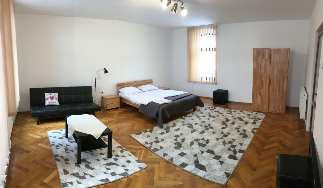 Pe Tocile Apartment Braşov Exteriör bild